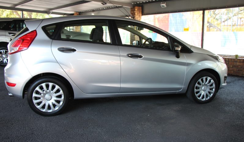 
								2017 Ford Fiesta 1.0 Ecoboost full									