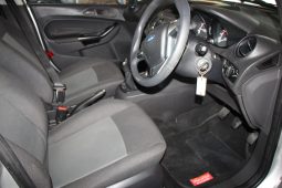 
										2017 Ford Fiesta 1.0 Ecoboost full									