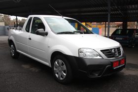 2020 Nissan NP200 1.6 A/C Safety Pack
