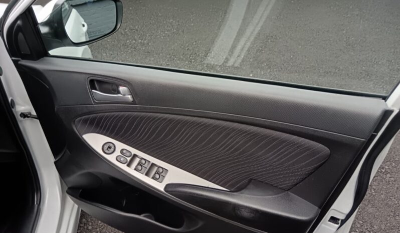 
								2018 Hyundai Accent 1.6 GLS/Fluid full									