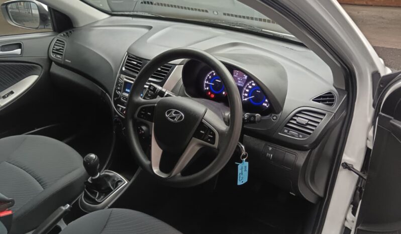 
								2018 Hyundai Accent 1.6 GLS/Fluid full									