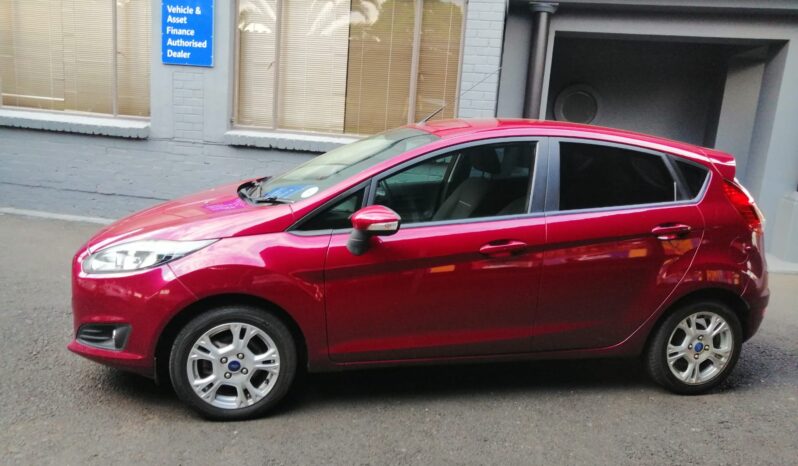 
								2015 Ford Fiesta 1.0 Ecoboost Automatic full									