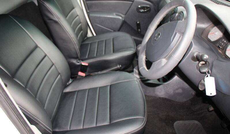 
								2022 Nissan NP200 1.6 A/C Safety Pack full									