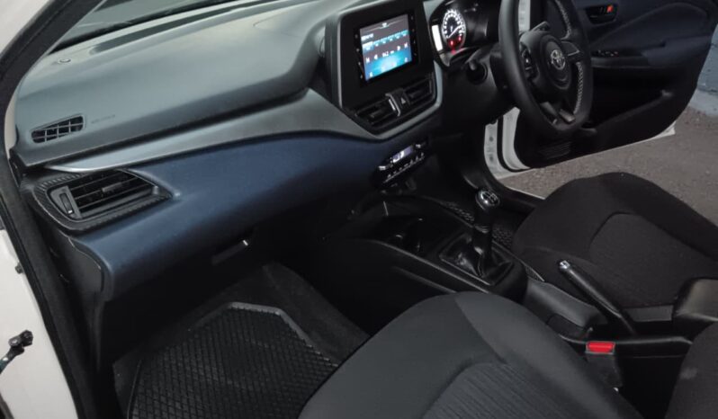 
								2022 Toyota Starlet 1.5XI full									